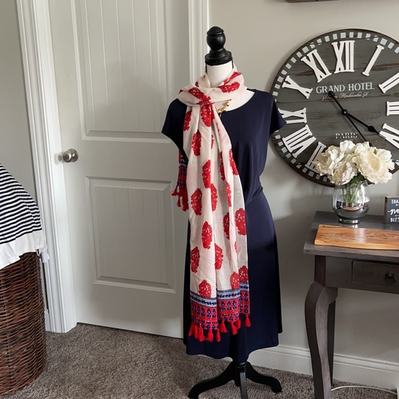 Vineyard Vines silk and cotton scarf/wrap EUC - Picture 4 of 12